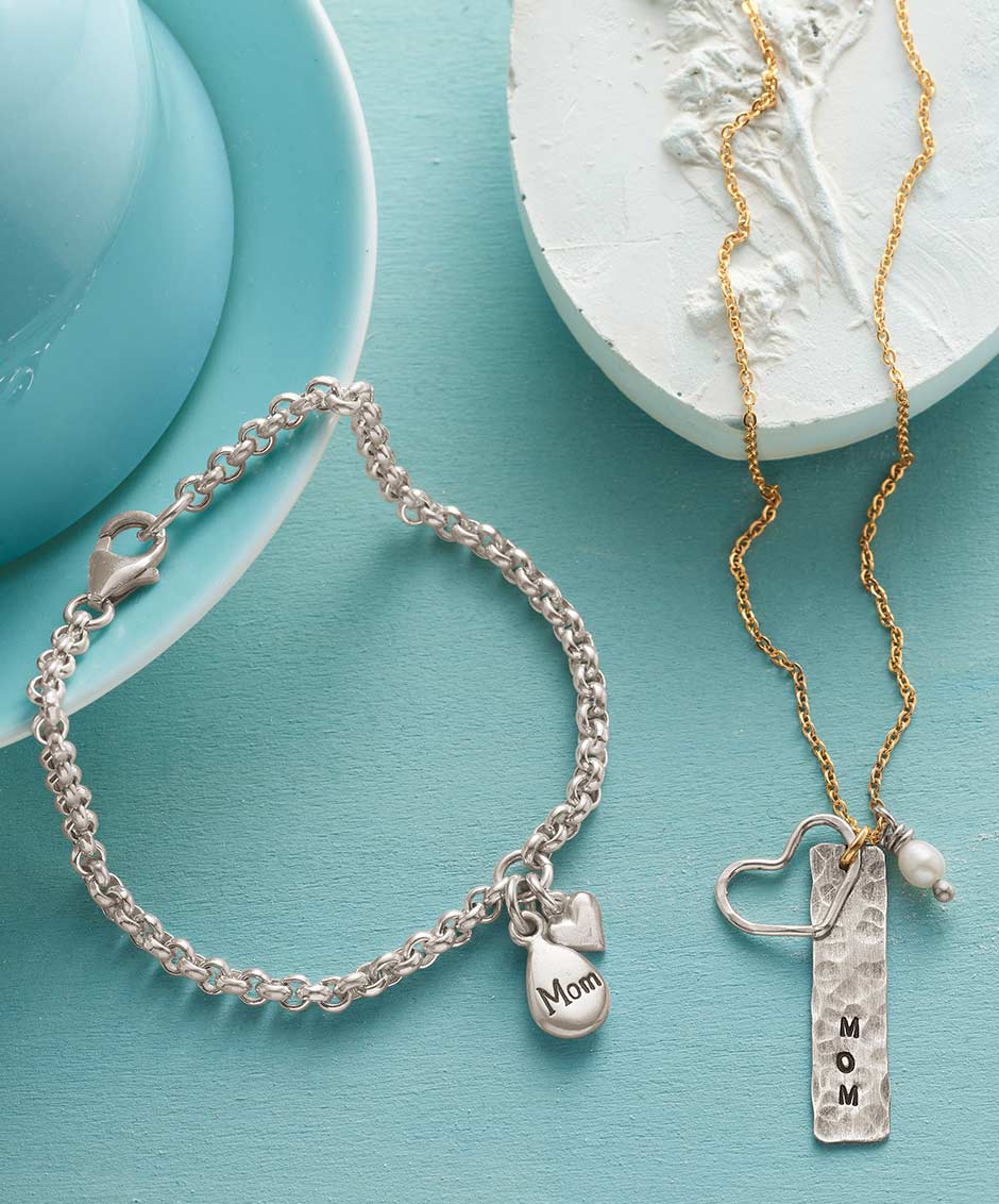 Shop Jewelry Gifts For Mom